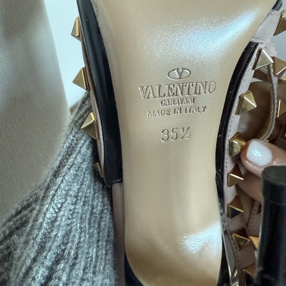 Valentino Garavani Black and Tan Rockstud Heels - Picture 2 of 3